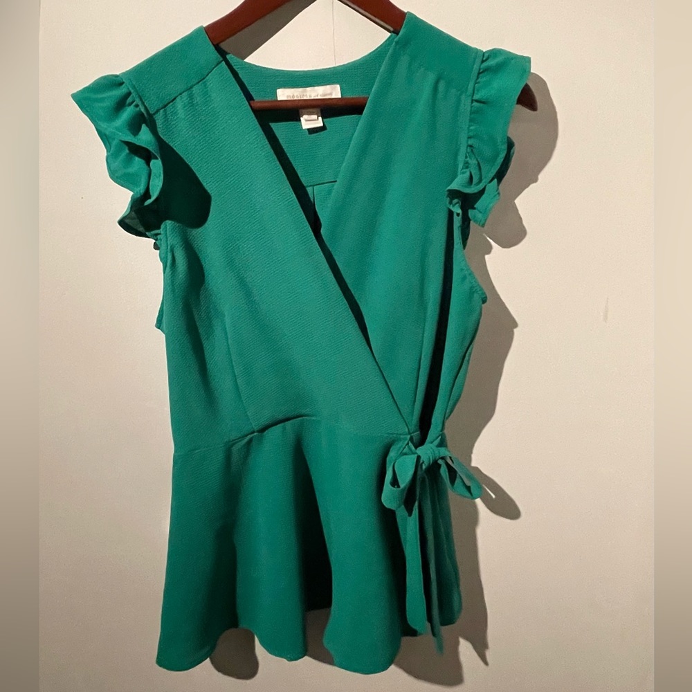 Monteau Green Short-Sleeve Blouse with Tie